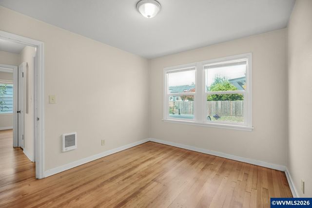 1365 Pearl St NE, Salem, OR 97301