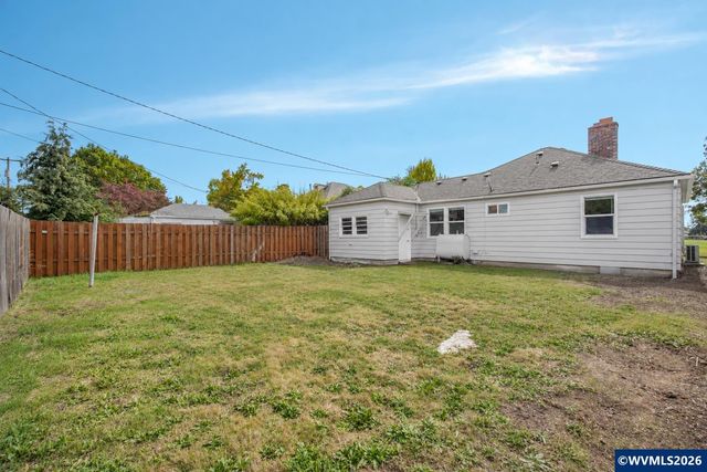 1365 Pearl St NE, Salem, OR 97301
