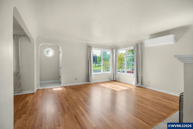 1365 Pearl St NE, Salem, OR 97301