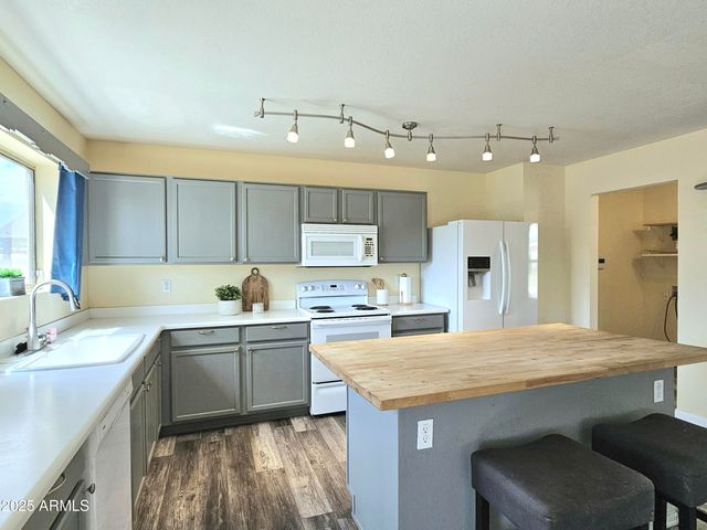 11943 W DELWOOD Drive, Arizona City, AZ 85123