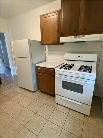 1100 Bellaire Ave, Brookline, PA 15226