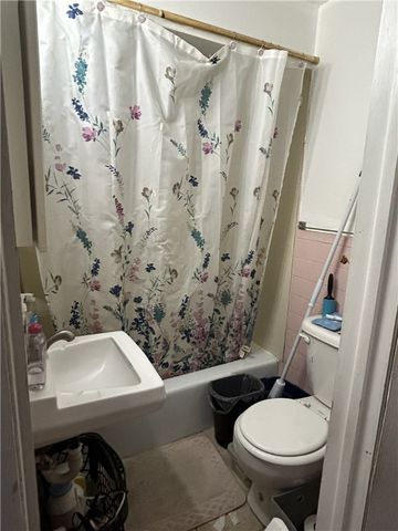 1100 Bellaire Ave, Brookline, PA 15226