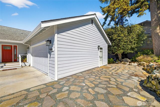 4301 Glasgow Way, Anacortes, WA 98221