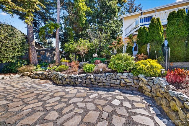 4301 Glasgow Way, Anacortes, WA 98221