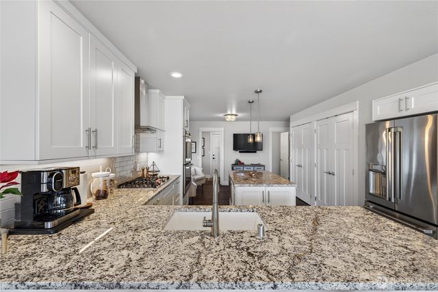 4301 Glasgow Way, Anacortes, WA 98221