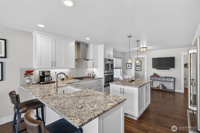 4301 Glasgow Way, Anacortes, WA 98221