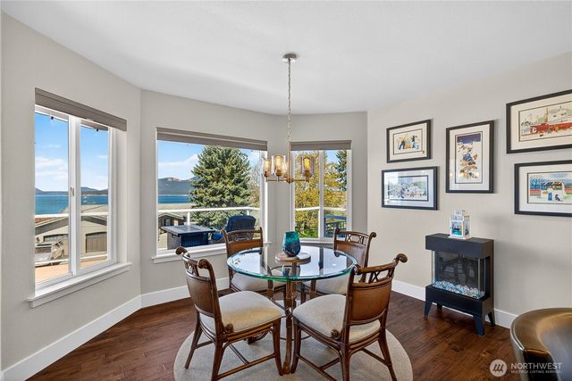 4301 Glasgow Way, Anacortes, WA 98221