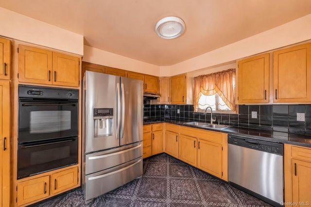 919 E 99th Street, Brooklyn, NY 11236