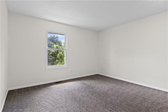 760 Spring Circle, Liberty, MO 64068