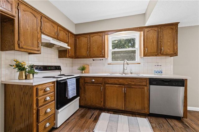 760 Spring Circle, Liberty, MO 64068