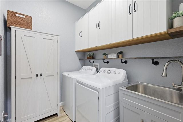 6871 HELMSLEY CIRCLE, Windermere, FL 34786