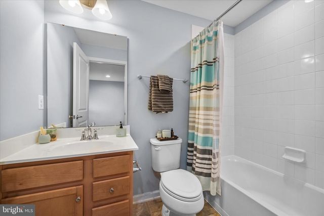 6841 LAKE ANNE CT, Warrenton, VA 20187