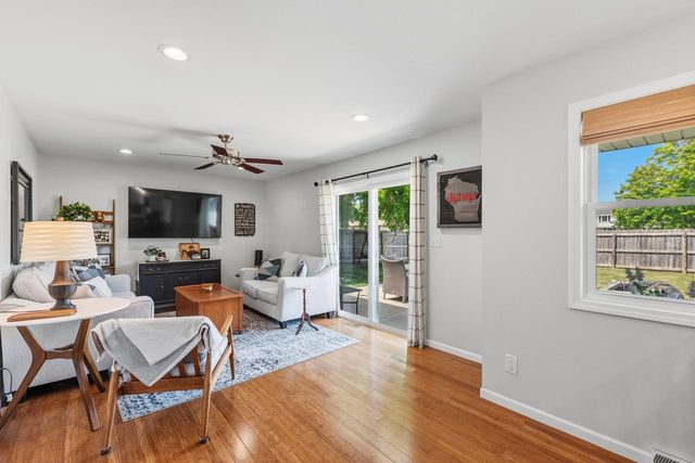 15430 W Harcove DRIVE, New Berlin, WI 53151