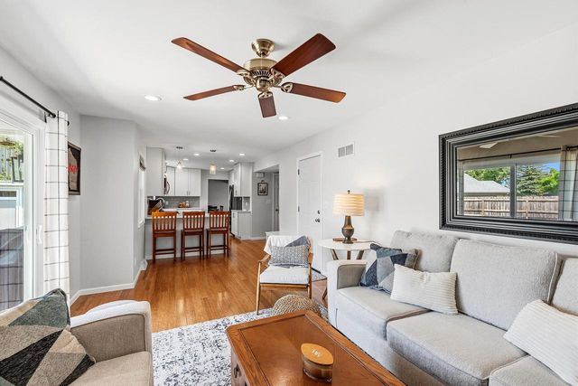 15430 W Harcove DRIVE, New Berlin, WI 53151