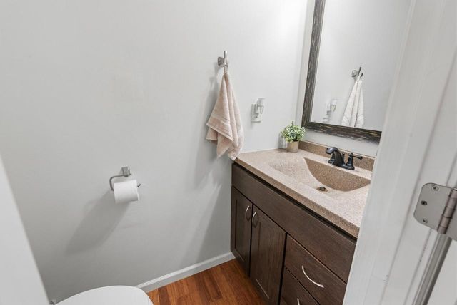 15430 W Harcove DRIVE, New Berlin, WI 53151