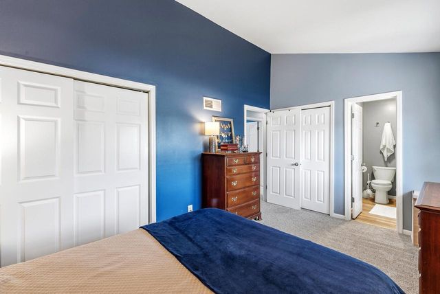 15430 W Harcove DRIVE, New Berlin, WI 53151