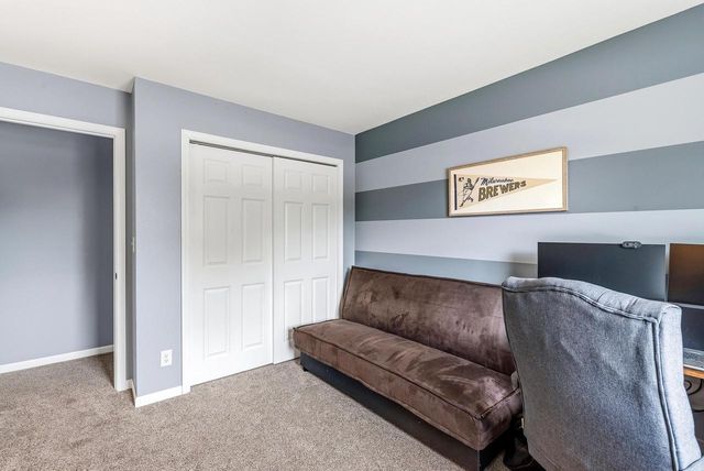 15430 W Harcove DRIVE, New Berlin, WI 53151