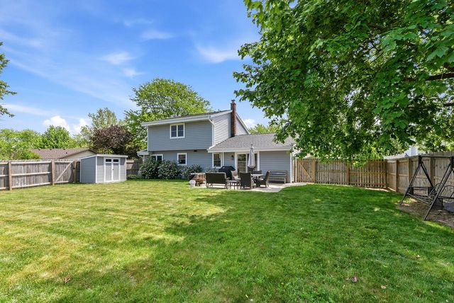 15430 W Harcove DRIVE, New Berlin, WI 53151