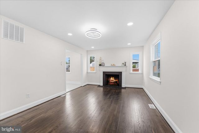 227 MANASSAS AVE, Front Royal, VA 22630