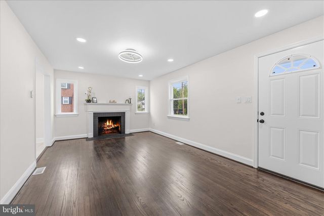 227 MANASSAS AVE, Front Royal, VA 22630