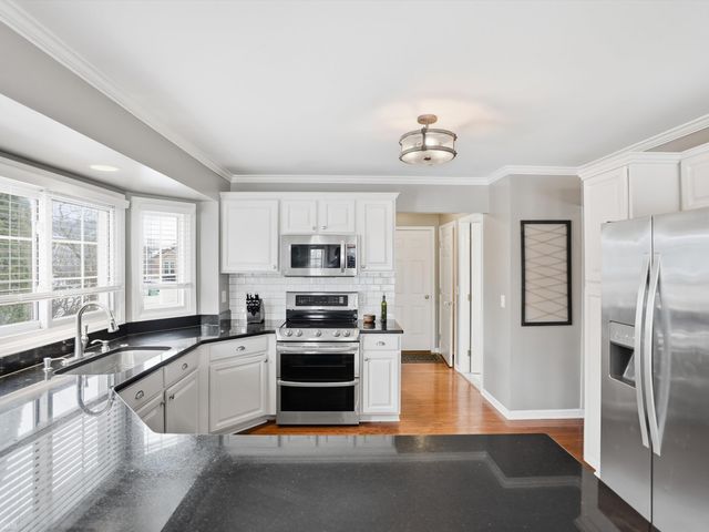 48670 Arnold Drive, Macomb Twp, MI 48044