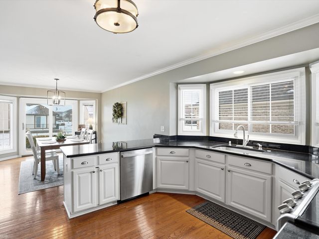 48670 Arnold Drive, Macomb Twp, MI 48044