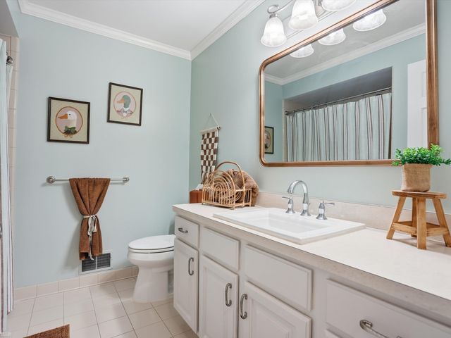 48670 Arnold Drive, Macomb Twp, MI 48044