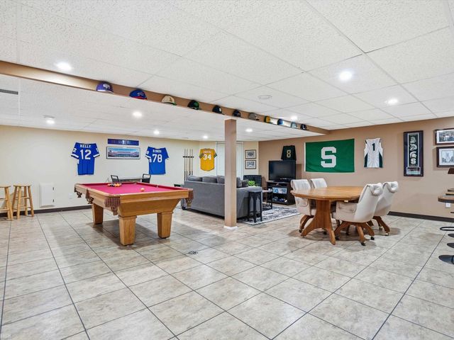 48670 Arnold Drive, Macomb Twp, MI 48044