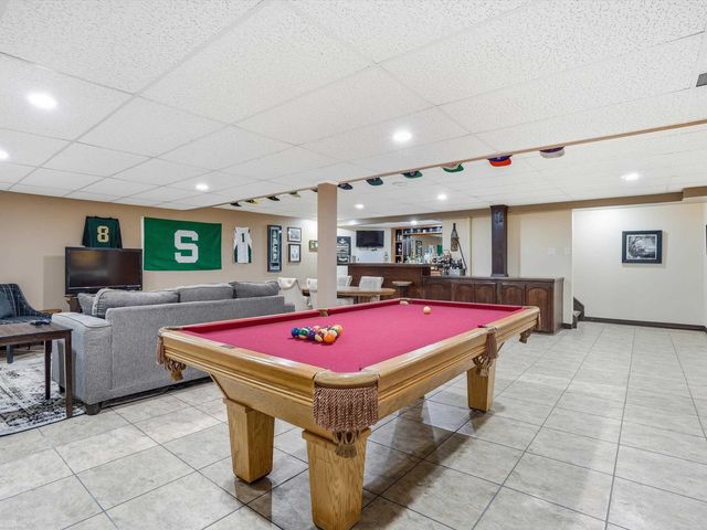 48670 Arnold Drive, Macomb Twp, MI 48044