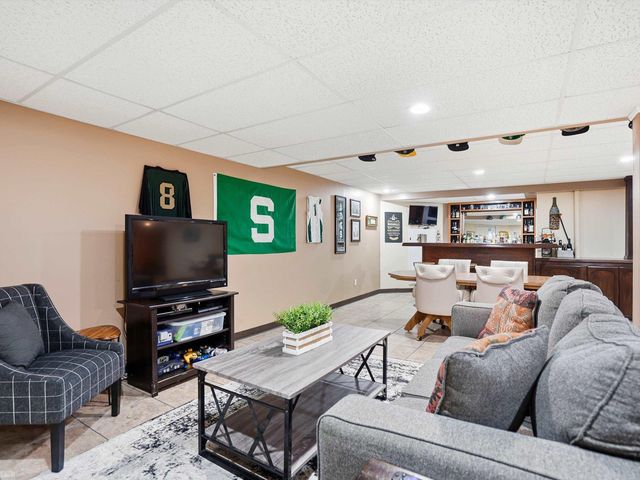 48670 Arnold Drive, Macomb Twp, MI 48044