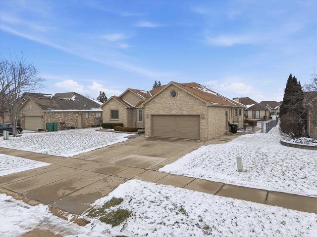 48670 Arnold Drive, Macomb Twp, MI 48044