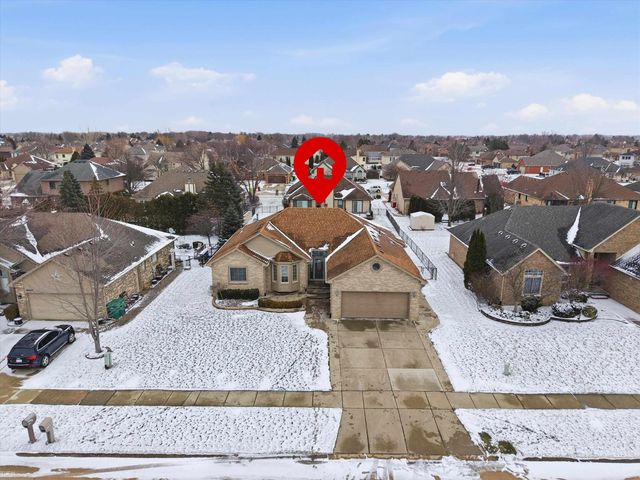 48670 Arnold Drive, Macomb Twp, MI 48044