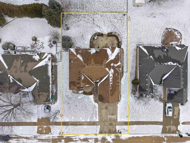 48670 Arnold Drive, Macomb Twp, MI 48044