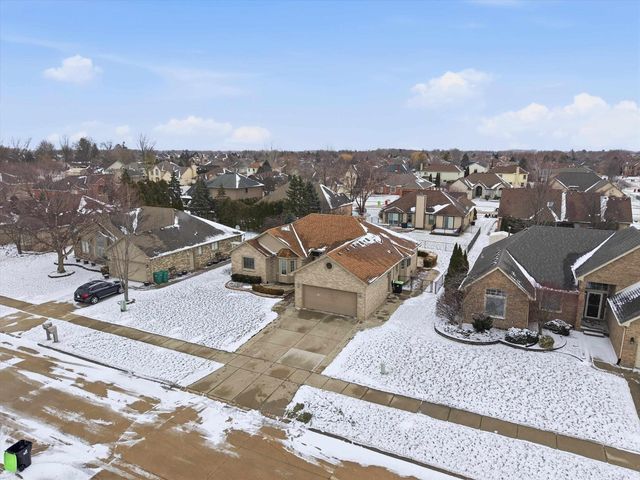 48670 Arnold Drive, Macomb Twp, MI 48044