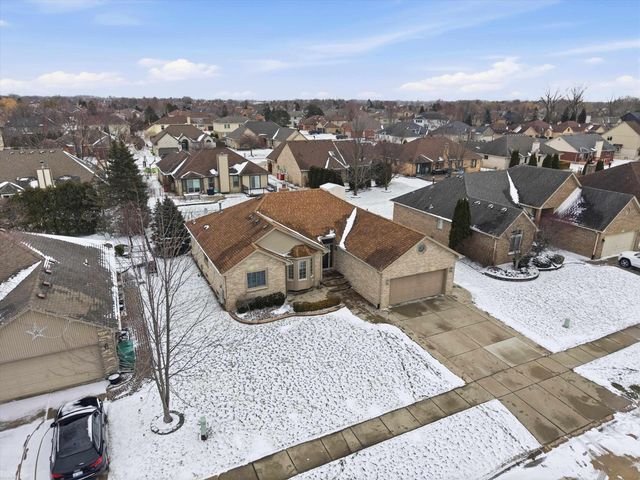 48670 Arnold Drive, Macomb Twp, MI 48044