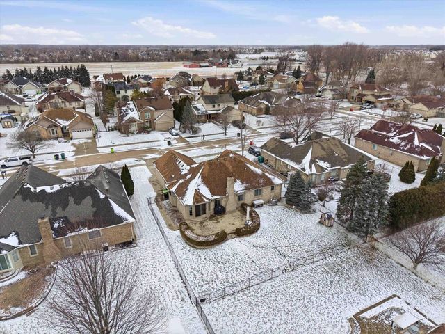 48670 Arnold Drive, Macomb Twp, MI 48044