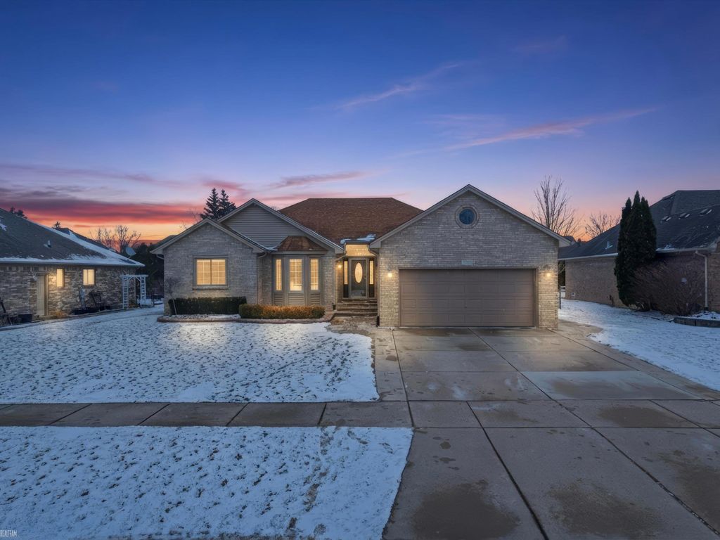 48670 Arnold Drive, Macomb Twp, MI 48044