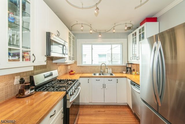 485 Valley Rd, Montclair Twp., NJ 07043