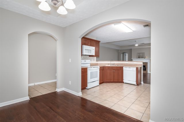 9528 COLLETON Place, Montgomery, AL 36117
