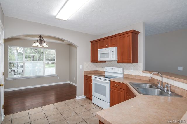 9528 COLLETON Place, Montgomery, AL 36117