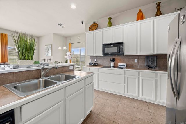 6142 Waterford Ln, Sorrento, LA 70778