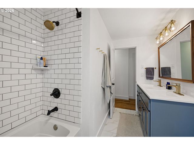 4680 W HILLSIDE Dr, Eugene, OR 97405