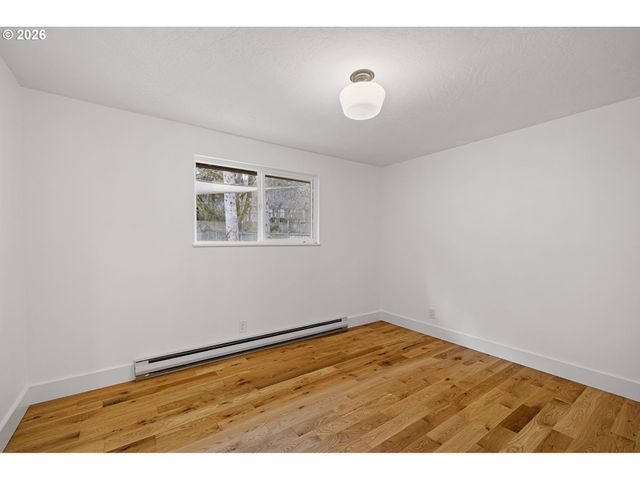 4680 W HILLSIDE Dr, Eugene, OR 97405