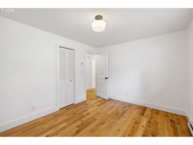 4680 W HILLSIDE Dr, Eugene, OR 97405