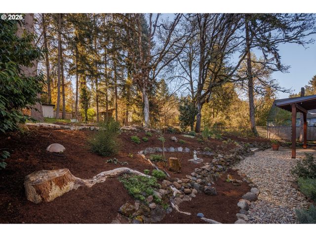 4680 W HILLSIDE Dr, Eugene, OR 97405