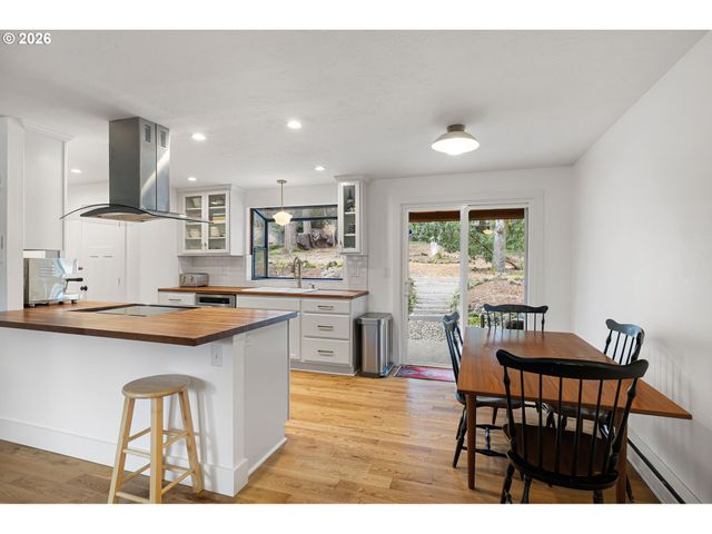 4680 W HILLSIDE Dr, Eugene, OR 97405