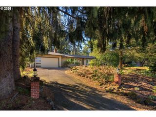 4680 W HILLSIDE Dr, Eugene, OR 97405