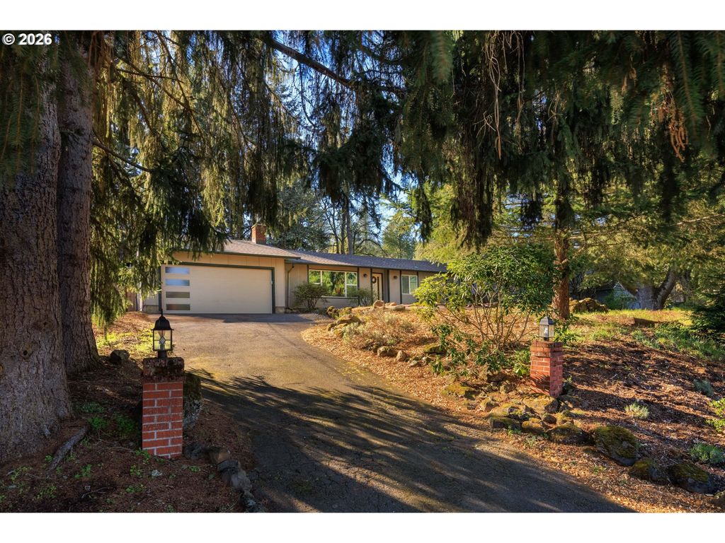 4680 W HILLSIDE Dr, Eugene, OR 97405