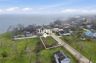 110 W E Street, La Porte, TX 77571
