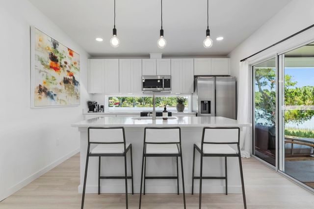 26 Poinciana Cove Rd, St Augustine, FL 32084